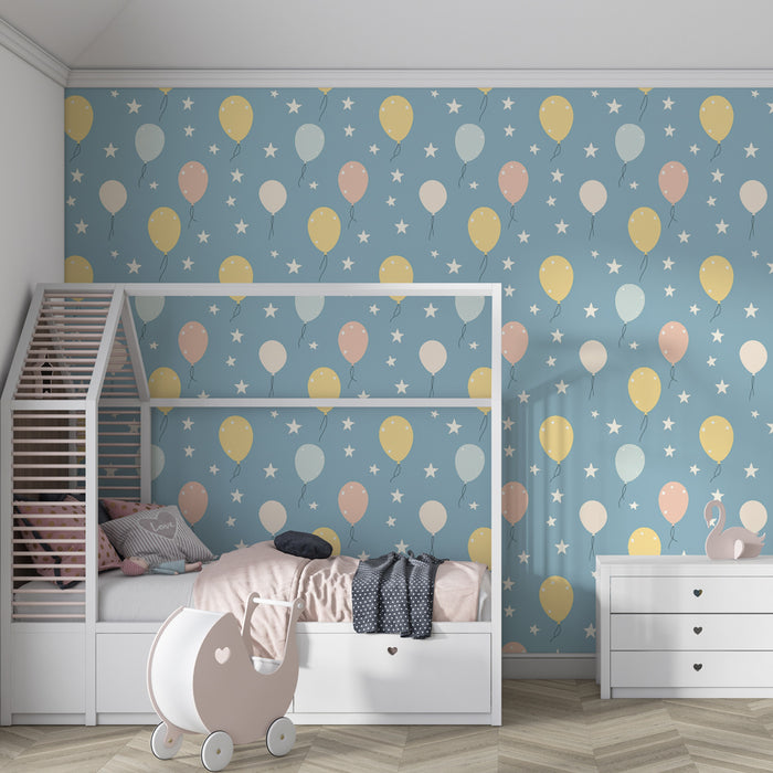 Kinderzimmer Tapete mit Muster | Bunte Luftballons auf blauem Hintergrund