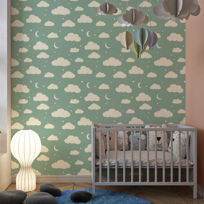 Kinderkamer behang met patronen | Zachte wolken en maansikkels op een groene achtergrond