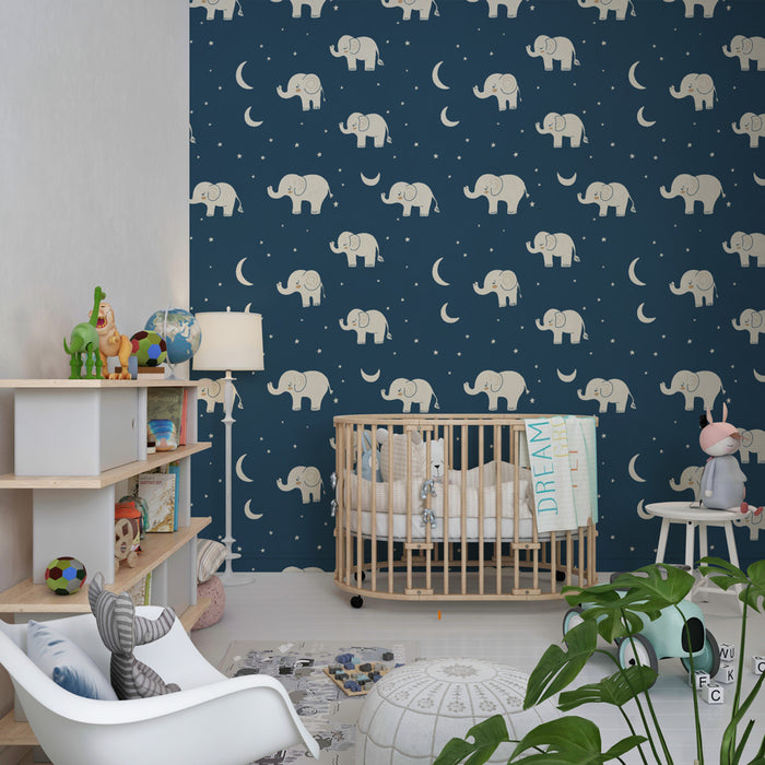 Kinderkamer behang met patronen | Olifanten en maansikkel op een nachtblauwe achtergrond