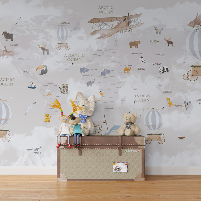 Papel pintado infantil | Mapa del mundo en tonos suaves con animales, globos aerostáticos y aviones retro