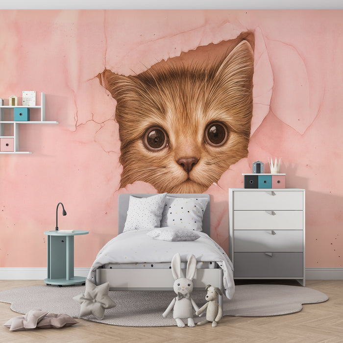 Babykamer behang kitten | Zachte roze en nieuwsgierige blik