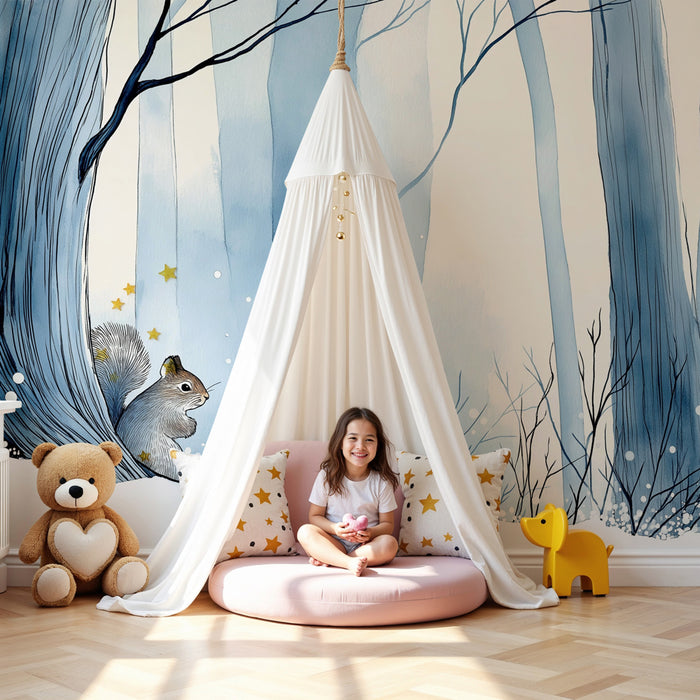 Kinderzimmer Tapete | Eichhörnchen im Schnee im winterlichen Wald