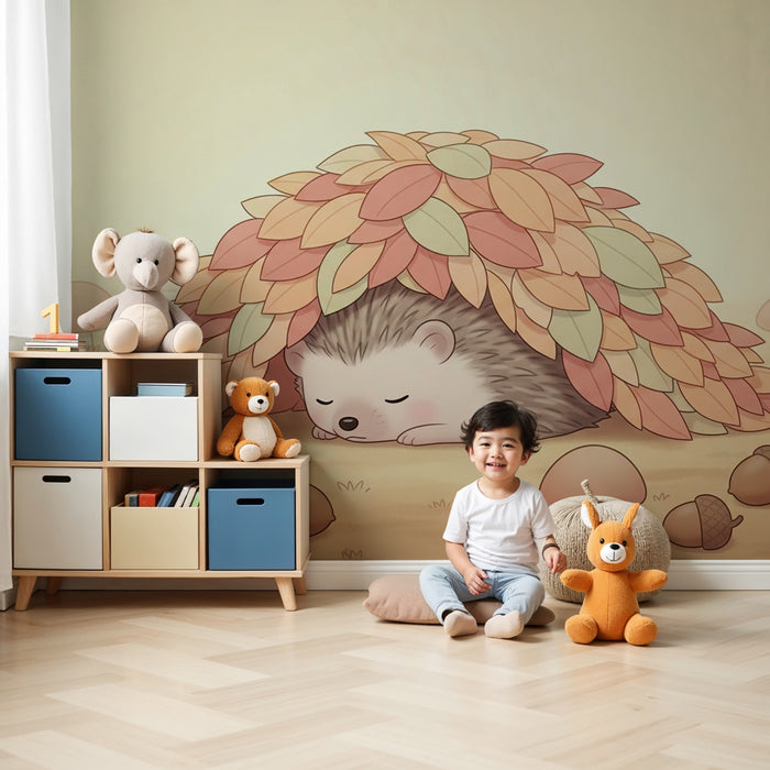 Kinderzimmer Tapete | Schlafender Igel unter seinem Blätterschutz