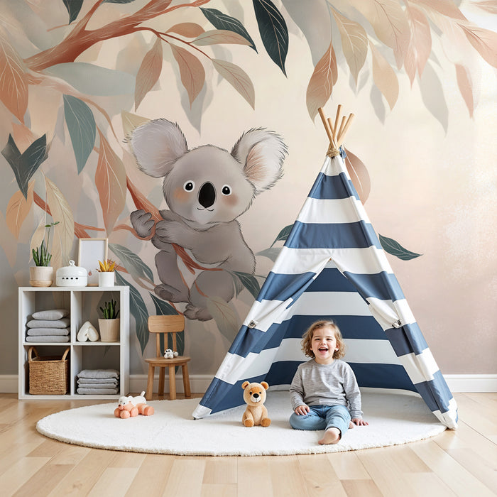 Papel pintado infantil | Koala abrazando en medio de las hojas