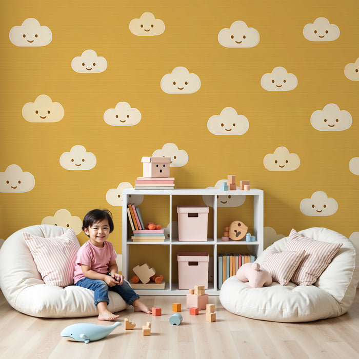 Papier peint chambre enfant | Nuages souriants sur fond doré