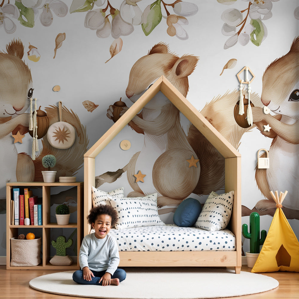 Tapet ekorn | Lekent skogsmotiv for barneromI18n Error: Missing  interpolation value \, image size:1000x1000