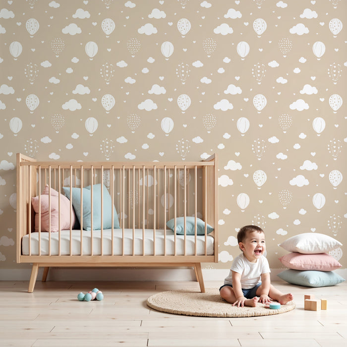 Papier peint chambre enfant à motifs | Montgolfières et nuages délicats