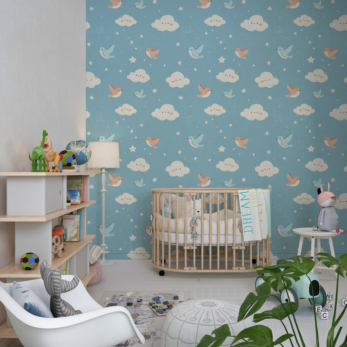Papier peint chambre enfant à motifs | Oiseaux joyeux et nuages doux sur fond bleu
