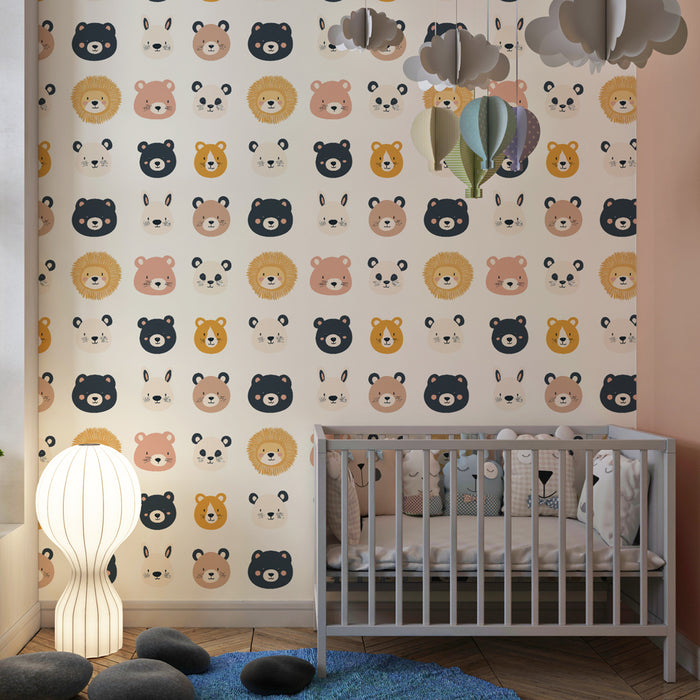Kinderkamer behang met motieven | Schattige dierenkoppen op een lichte achtergrond