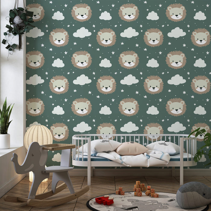 Kinderkamer behang met motieven | Schattige leeuwenhoofden op een groene achtergrond met wolken
