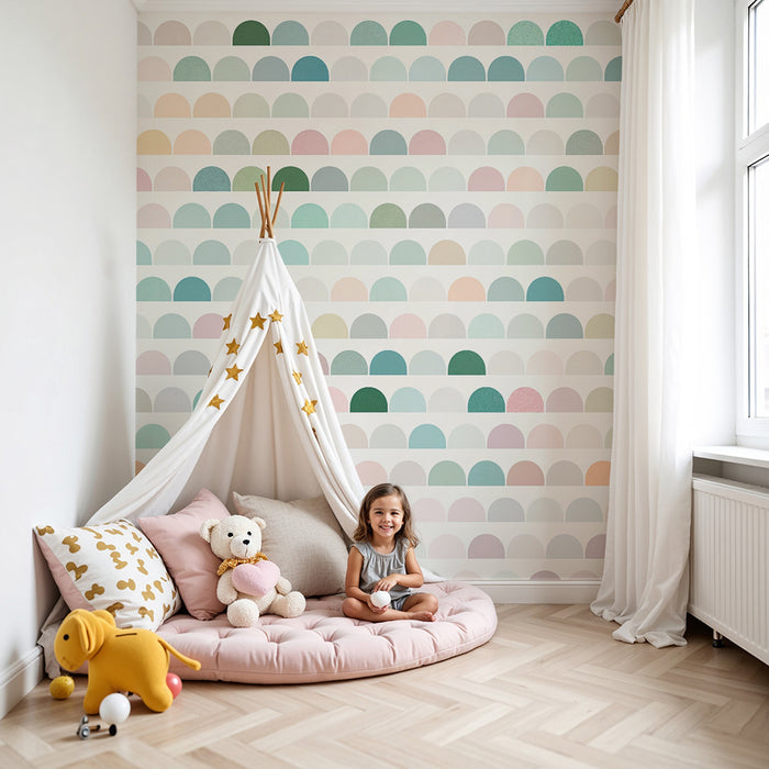 Lastenhuoneen tapetti | Pastellisävyiset puolikkaat ympyrät