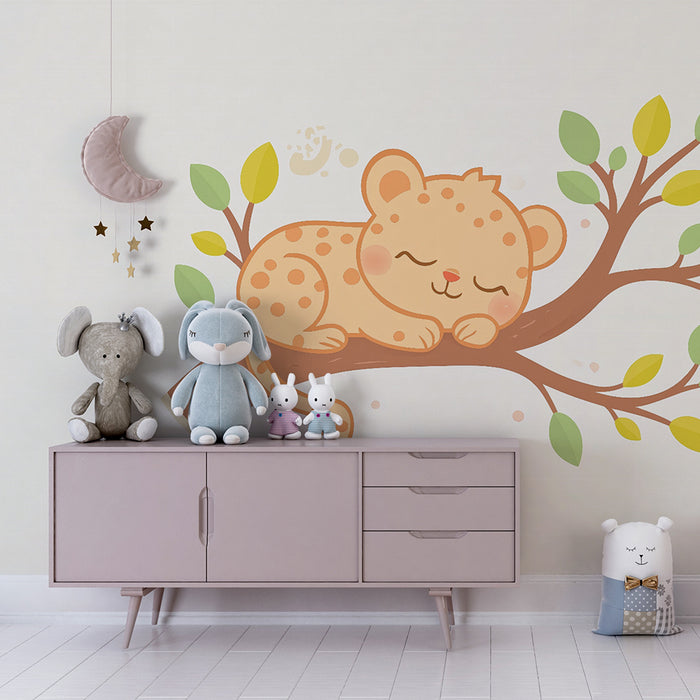 Barntapet | Liten sovande leopard på en lövad gren