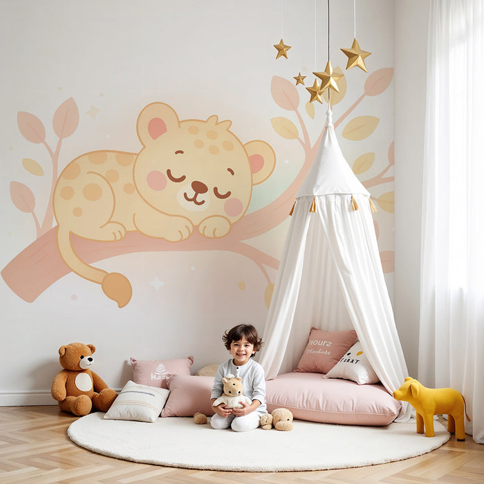 Lastenhuoneen tapetti | Pieni uninen leopardi puussa