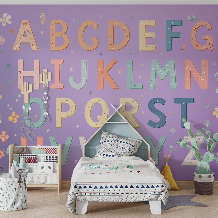 Barntapet | Pastellilaatuiset violetit kirjaimet ja herkät kukat