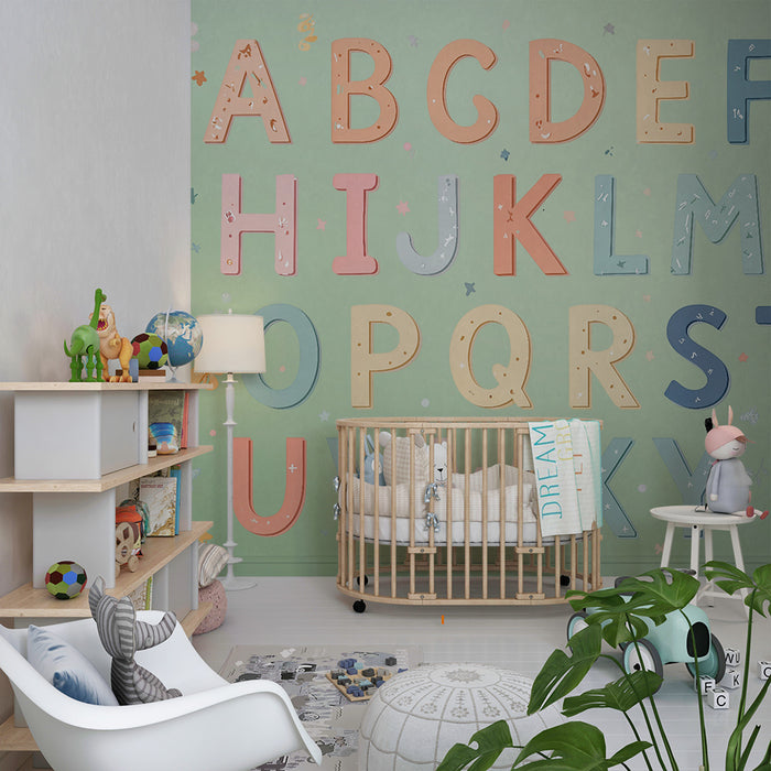 Lastenhuoneen tapetti | Värikkäitä aakkosia ja herkkiä kukkia