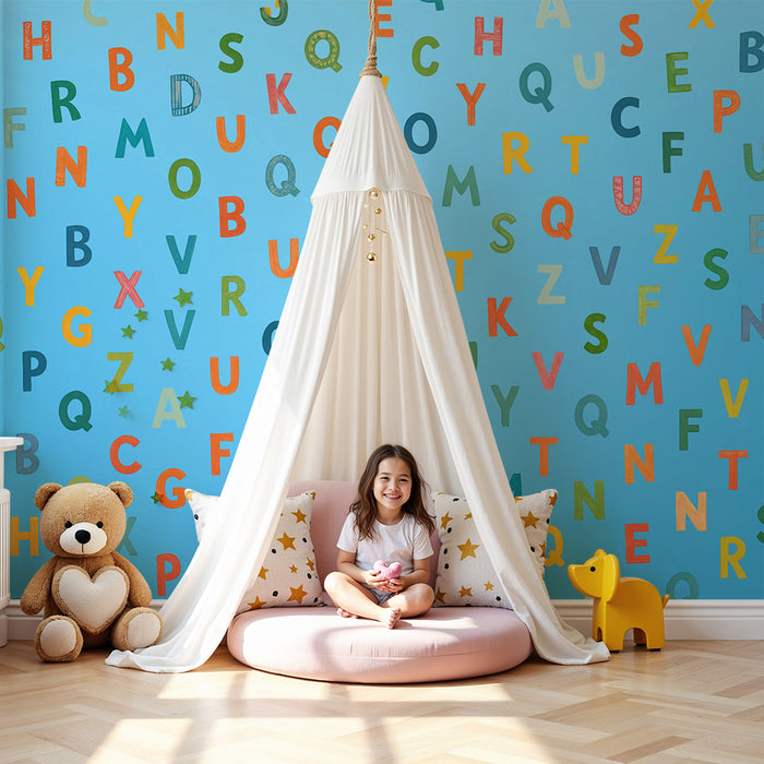 Papel pintado infantil | Alfabeto multicolor sobre fondo azul
