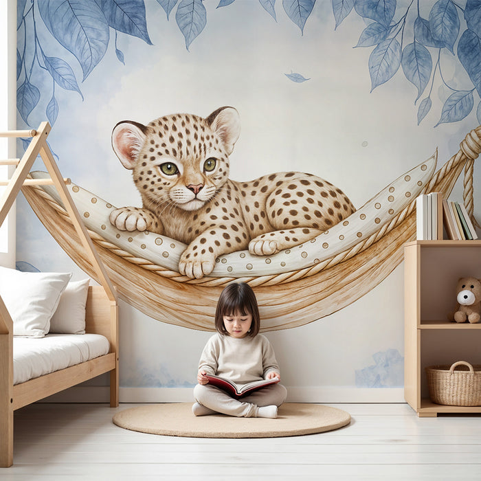 Papier peint léopard bébé | Douce rêverie dans un hamac