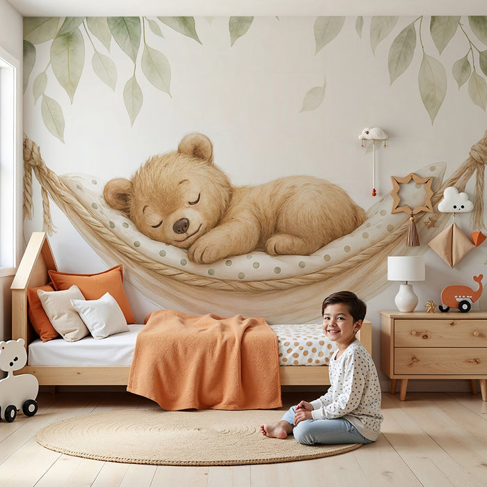 Papier peint ourson | Petit ours endormi dans un hamac feuillu