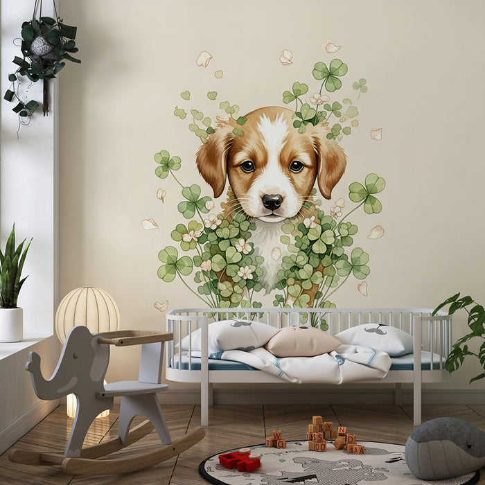 Papier peint chambre bébé | Adorable chiot entouré de trèfles et de fleurs
