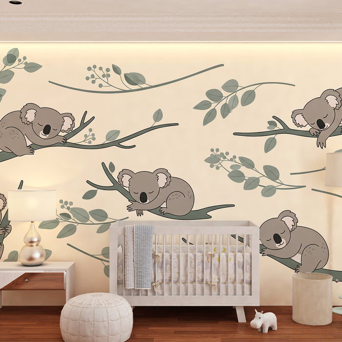 Babyzimmer-Tapete | Niedliche schlafende Koalas auf Ästen mit zartem Blattwerk