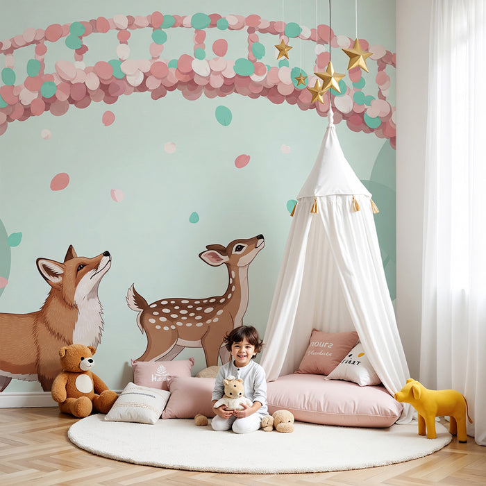 Børneværelse tapet | Skovens dyr under en pastelfarvet himmel