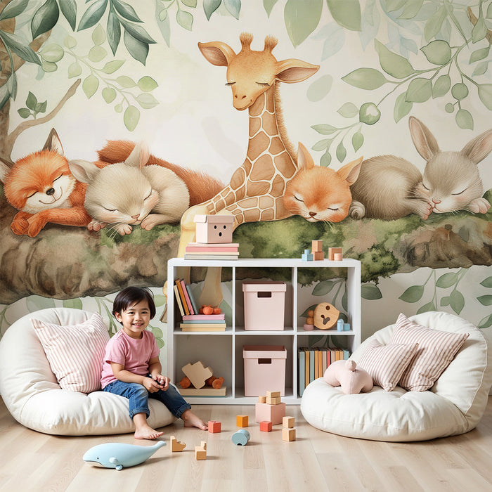 Barntapet | Sömniga djur på en gren med mjuka löv