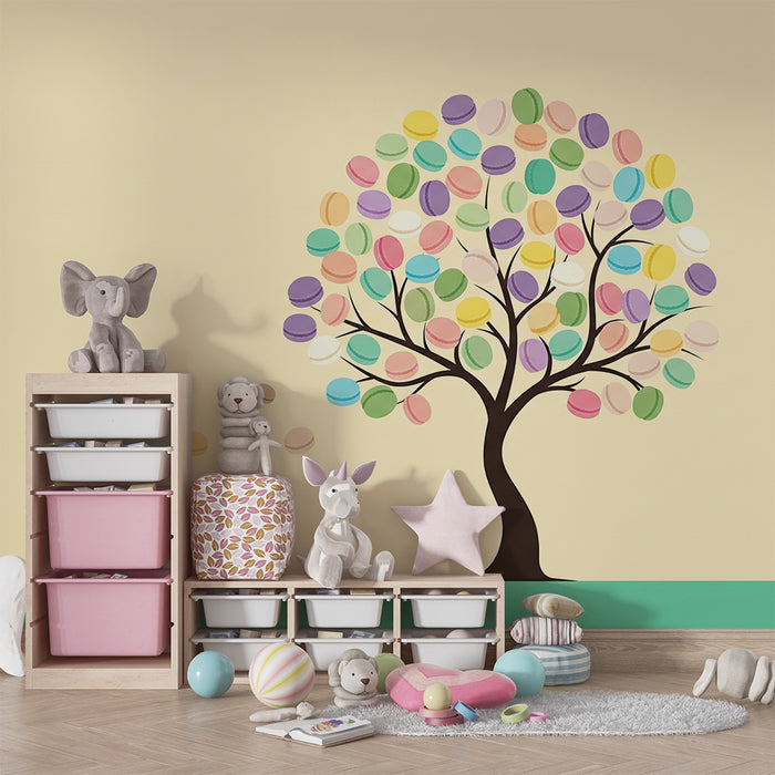 Tapeta do pokoju dziecięcego | Kolorowe drzewo z makaronikami na delikatnym tle
