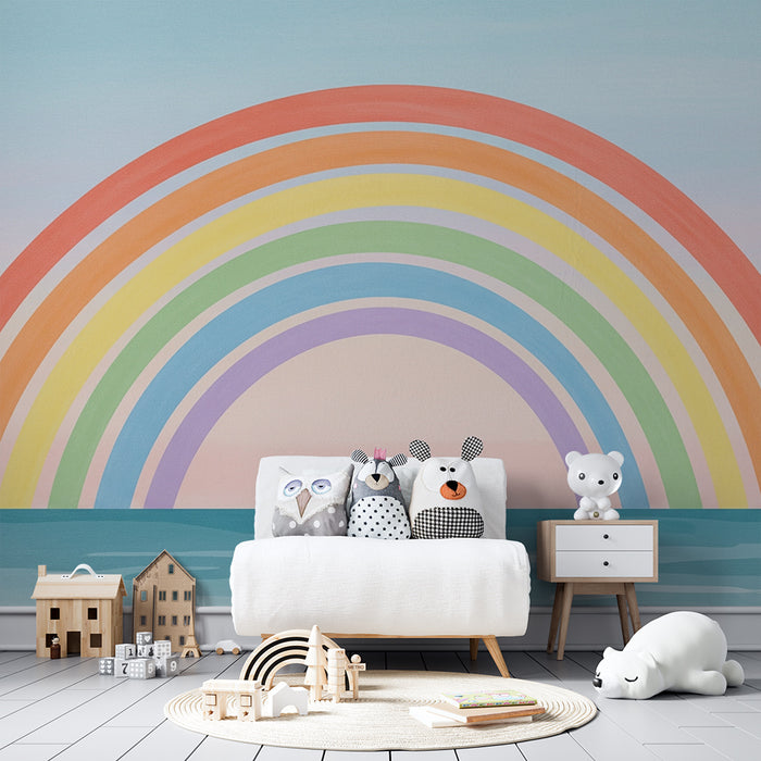 Barntapet | Färgglatt regnbåge mot lugnt havsblått bakgrund