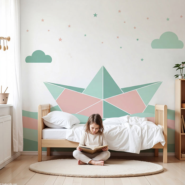 Papier peint chambre bébé | Bateau en origami sur des vagues pastel