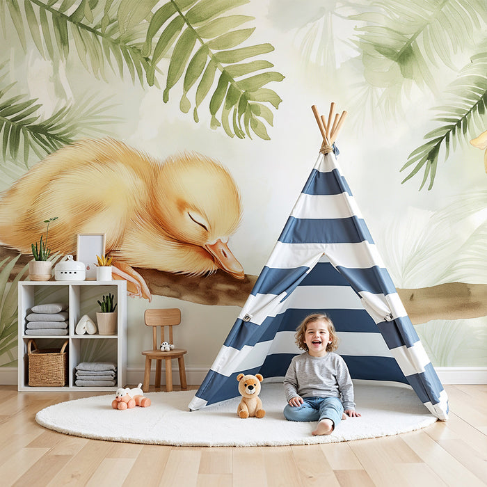 Babykamer behang | Slapende eend op een tak omringd door tropisch bladgroen