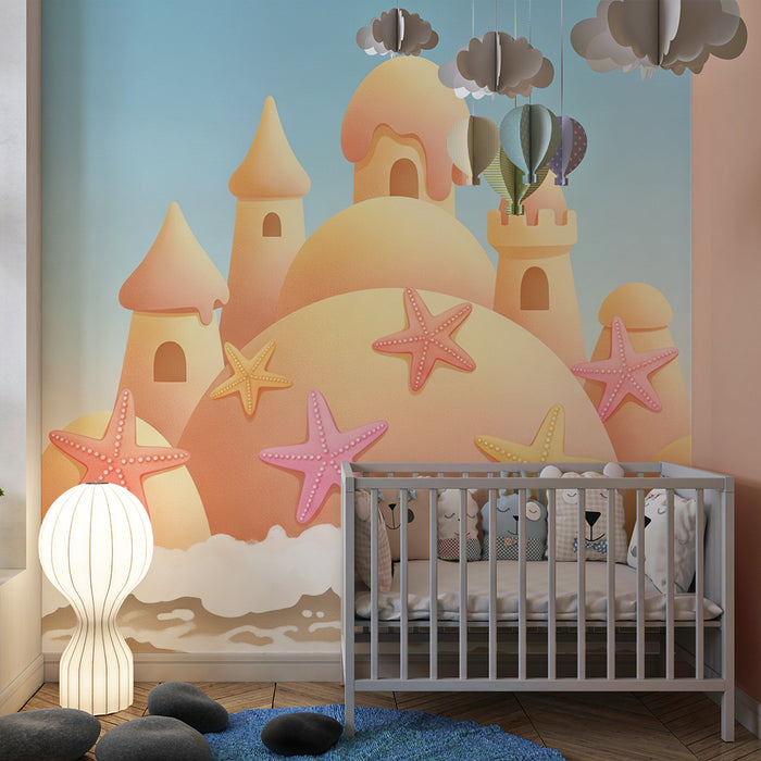 Papier peint chambre bébé | Château de sable et étoiles de mer sur fond pastel