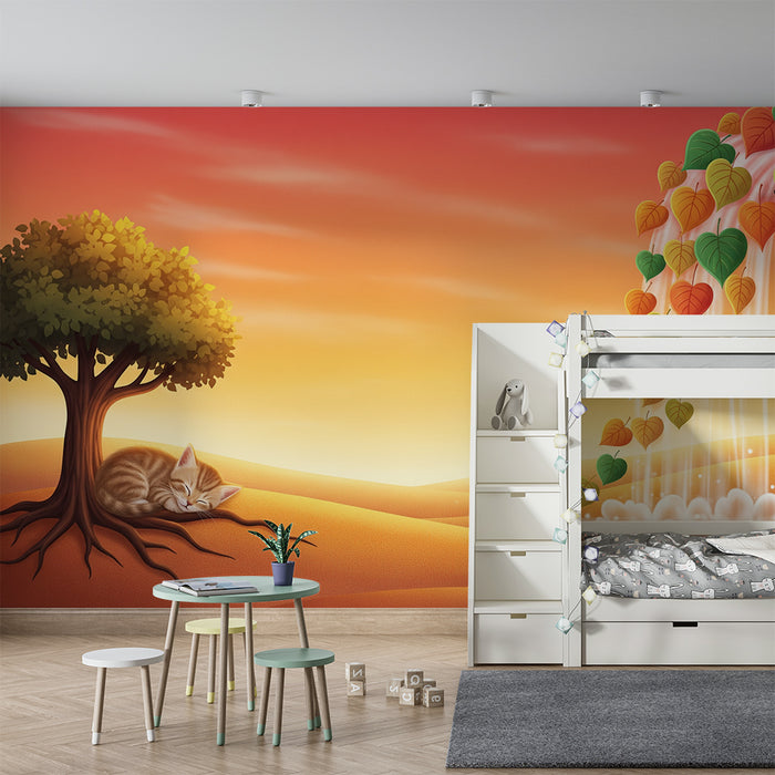 Tapet barnerom | Søvnig kattunge under et tre med en foss av fargerike blader