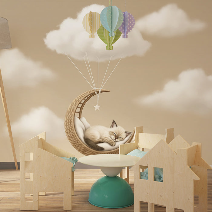 Papel de parede para quarto de bebé | Gatinho a dormir num quarto de lua com nuvens suaves