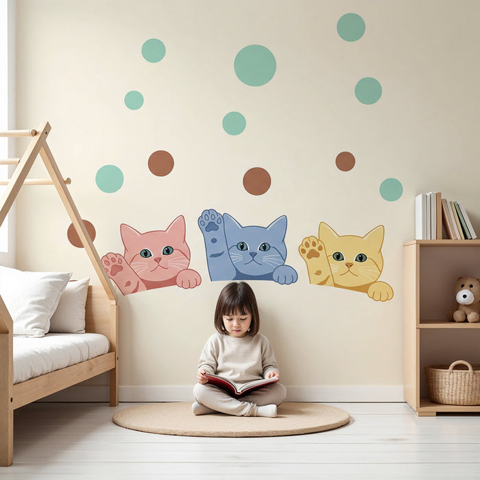 Barntapet | Färgglada katter och lekfulla bubblor på mjuk bakgrund