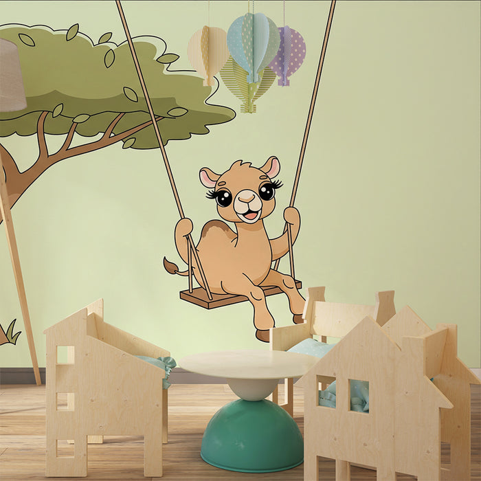 Papier peint chambre bébé | Chèvre joyeuse sur une balançoire sous un arbre