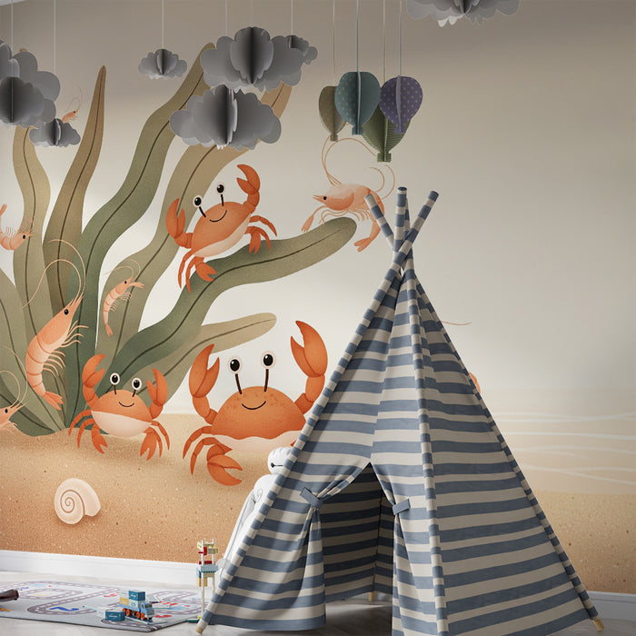 Papier peint chambre bébé | Crabes et crevettes sur le sable avec algues marines