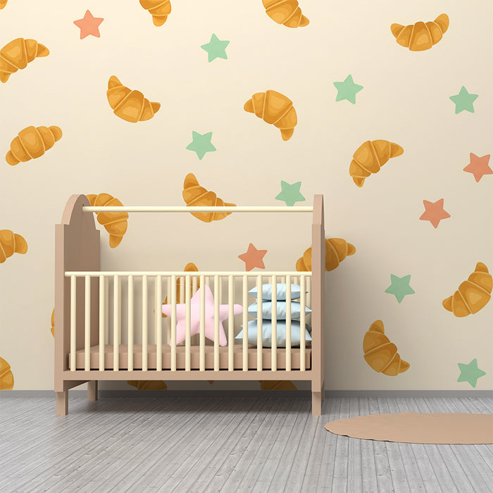Ταπετσαρία για μωρικά δωμάτια | Χρυσά κρουασάν και χρωματιστά αστέρια σε κρεμ υπόβαθρο