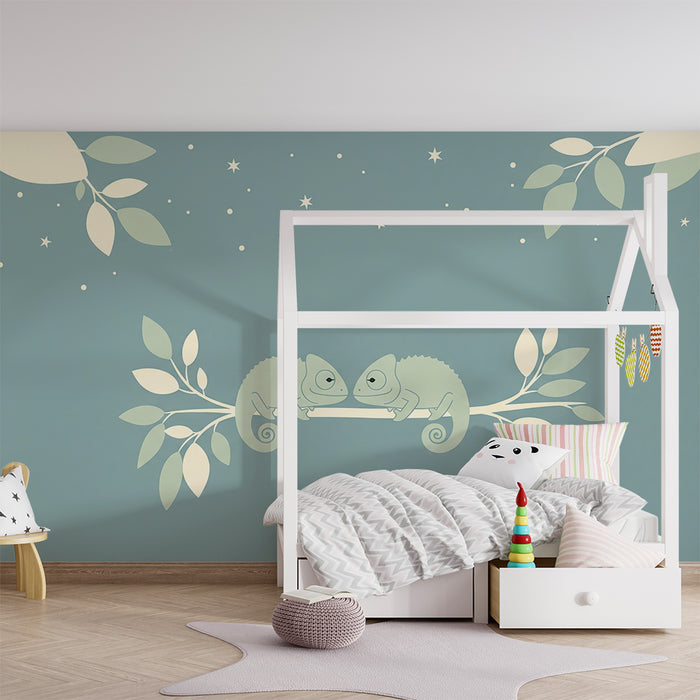 Papel de parede para quarto de bebé | Dois camaleões cúmplices num ramo sob as estrelas