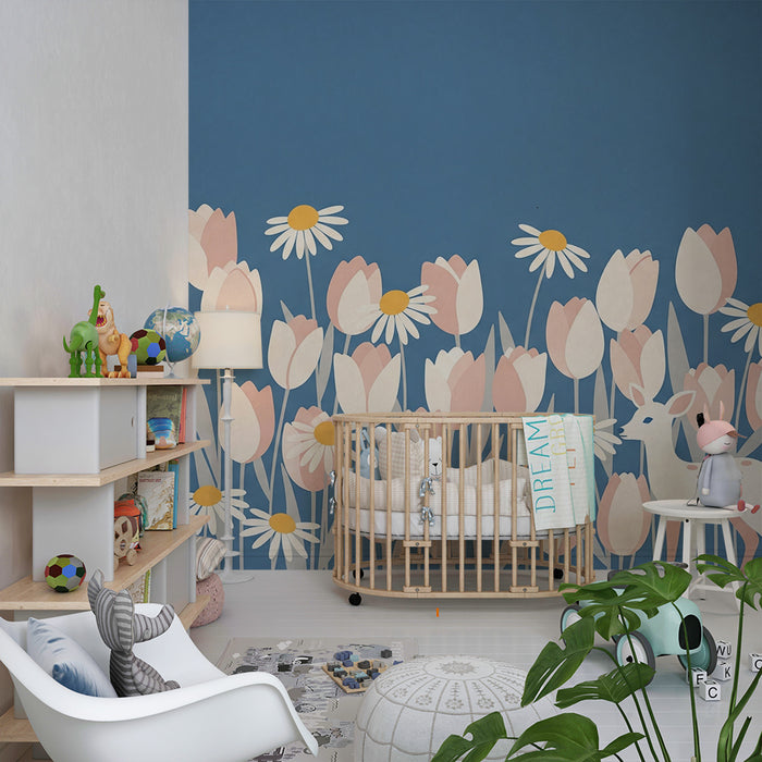 Papel de parede quarto bebê | Nežna cvetlična vzorčna s srnjem in pastelnimi tulipani