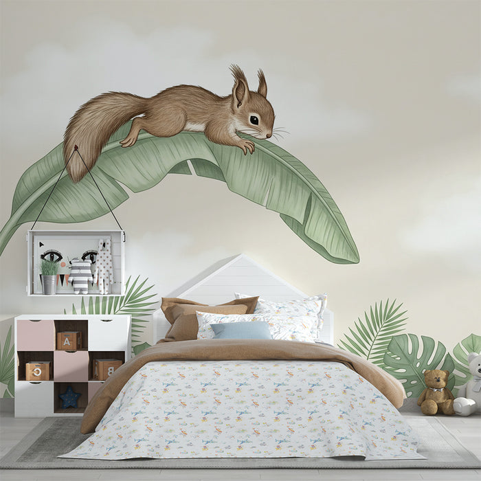 Papier de parede quarto bebê | Zvědavý veverka na tropickém listu
