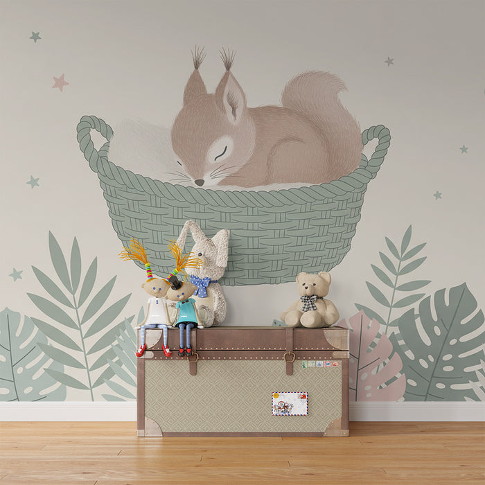 Papel de parede quarto bebê | Esquilo dormindo em sua cesta