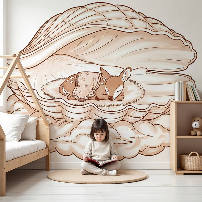 Papier peint chambre bébé | Faon endormi dans une coquille sur un nuage doux