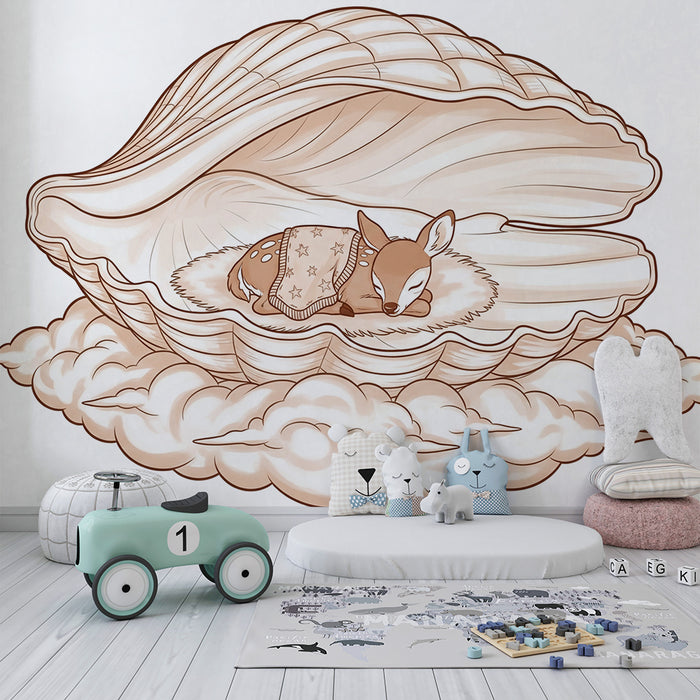 Papier peint chambre bébé | Faon endormi dans une coquille sur un nuage doux