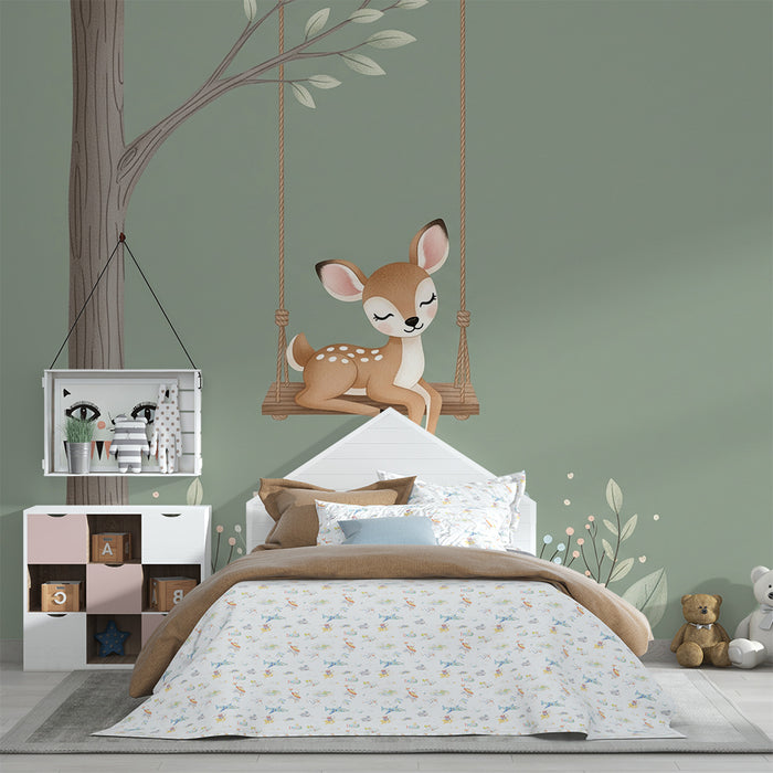 Papier peint chambre bébé | Faon paisible sur une balançoire entouré de fleurs délicates