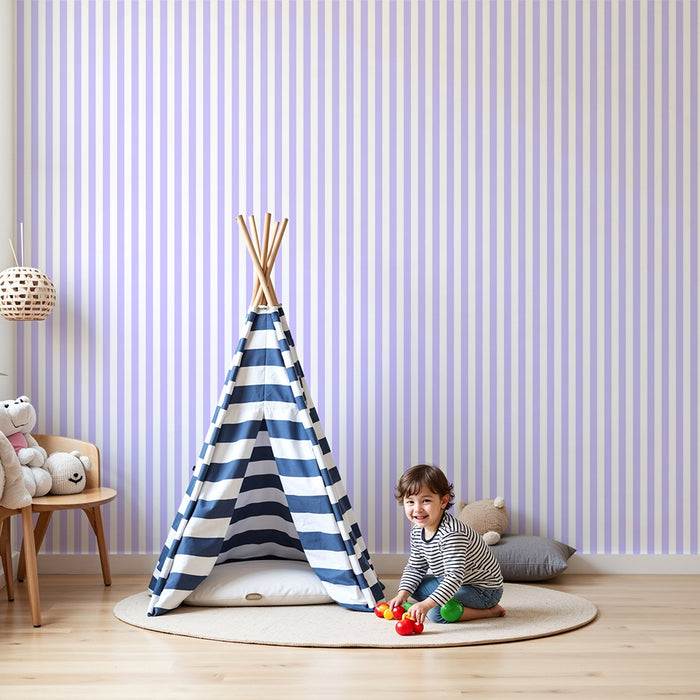 Papel de parede quarto bebê | Listras finas verticais em roxo