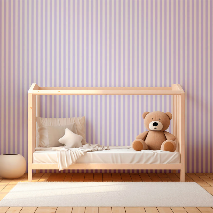 Papel de parede quarto bebê | Listras finas verticais em roxo