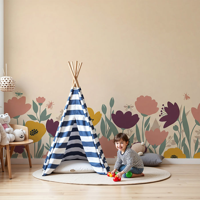Papier peint chambre bébé | Fleurs colorées et insectes dans un jardin doux