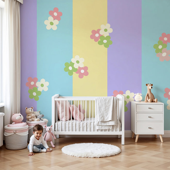 Babykamer behang | Kleurrijke bloemen op pastel achtergrond met zachte strepen