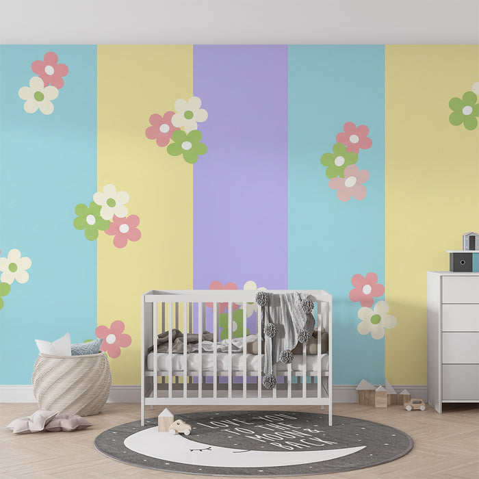 Babykamer behang | Kleurrijke bloemen op pastel achtergrond met zachte strepen
