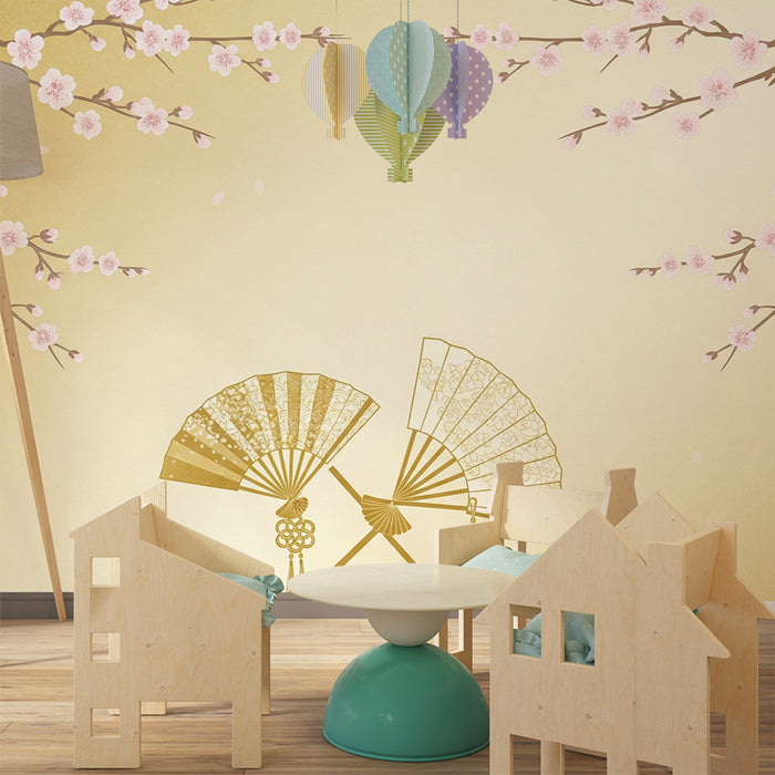 Papier peint chambre bébé | Fleurs de cerisier et éventails dorés sur fond doux